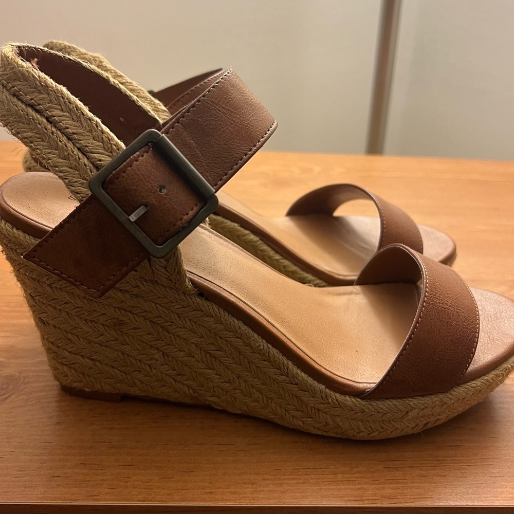 Women’s Sonoma Sandals Size 9.5